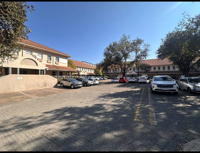 5,000M² BUSINESS CENTRE FOR SALE IN KEMPTON PARK CENTRAL